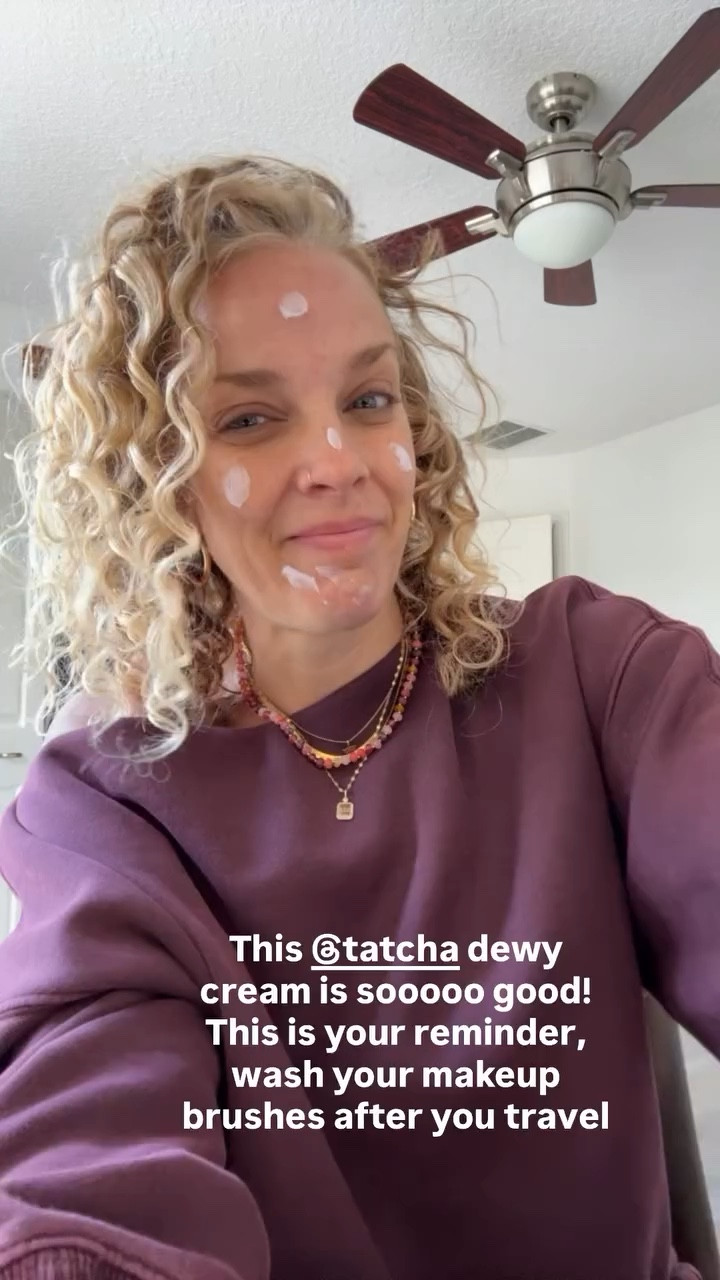 This @tatcha dewy cream is sooooo good! 
This is your reminder, wash your makeup brushes after you travel