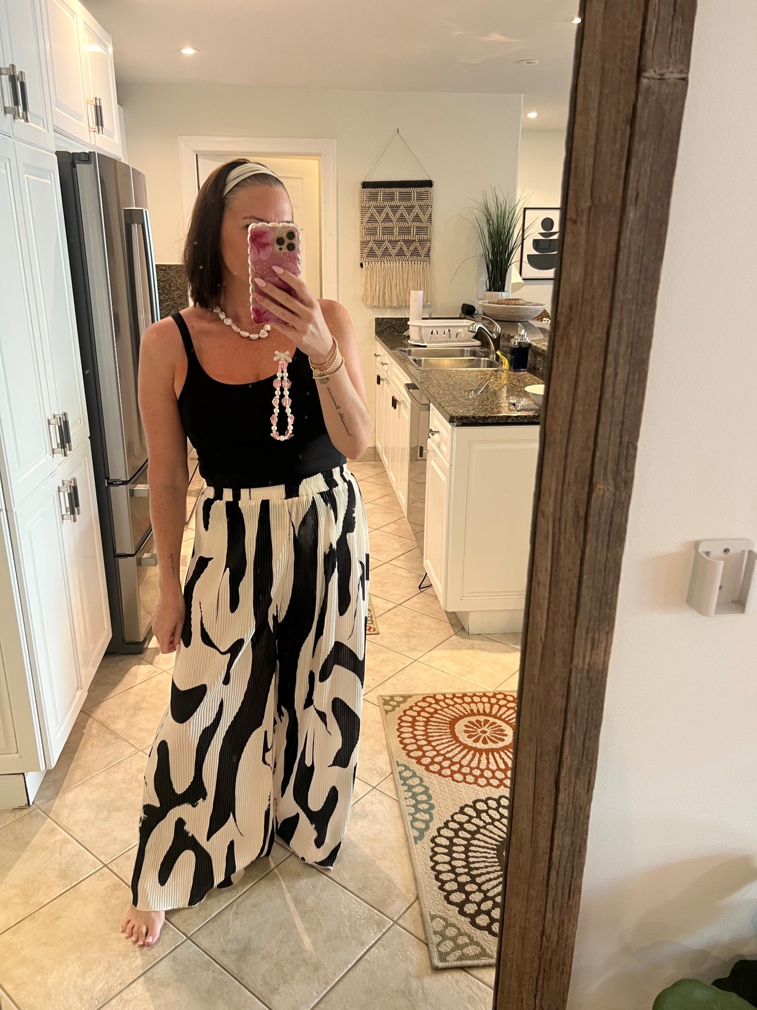 My favorite lululemon tank with these amazon flowly pants were so comfy for our flight home! 

#LTKMidsize #LTKStyleTip #LTKFindsUnder50