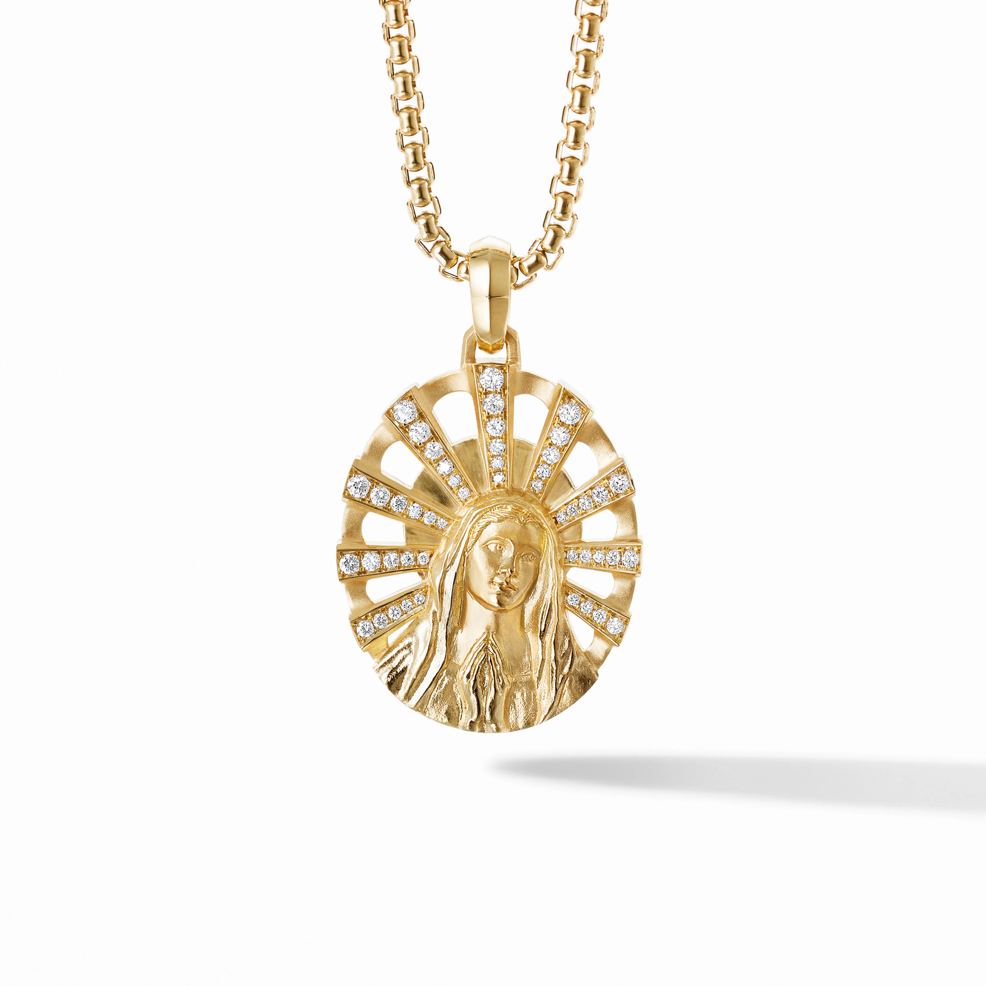 Madonna Amulet in 18K Yellow Gold with Pavé Diamonds | David Yurman