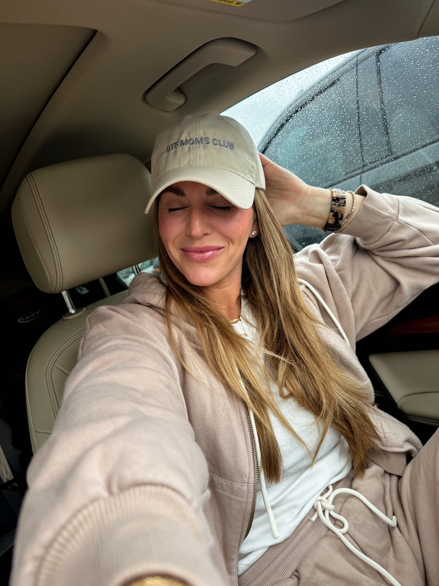 OTF MOMS CLUB - I’m in!! A busy day of meetings and this set is on rotation especially for rainy days! 

#LTKmomlife #LTKootd #LTKdayinmylife