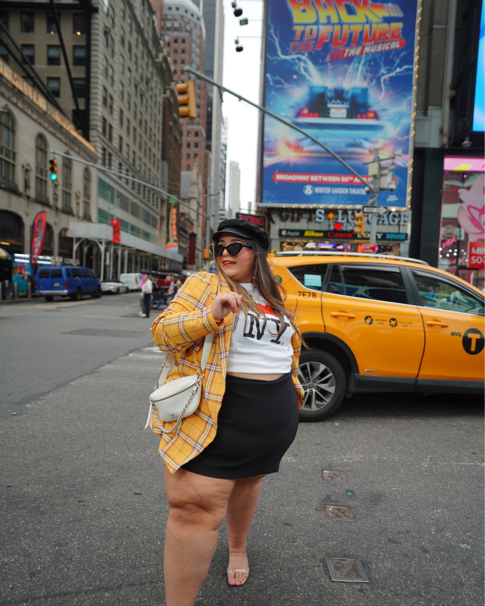 NYC look 🗽🚕

#LTKSeasonal #LTKFindsUnder100 #LTKPlusSize