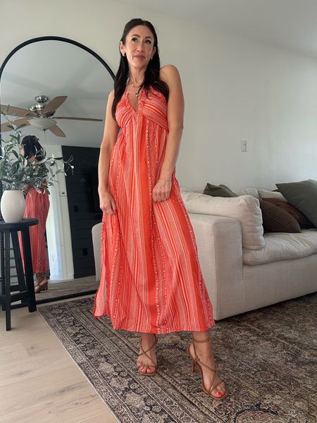 Amazon maxi dress


#LTKSeasonal #LTKStyleTip