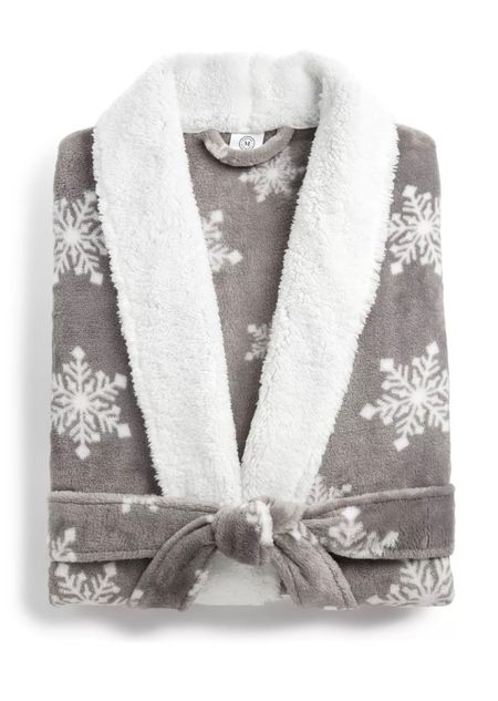 Martha Stewart Collection
Plush Holiday Bath Robes, Created For Macy's $18
(Regularly $60)

#LTKsalealert #LTKSale