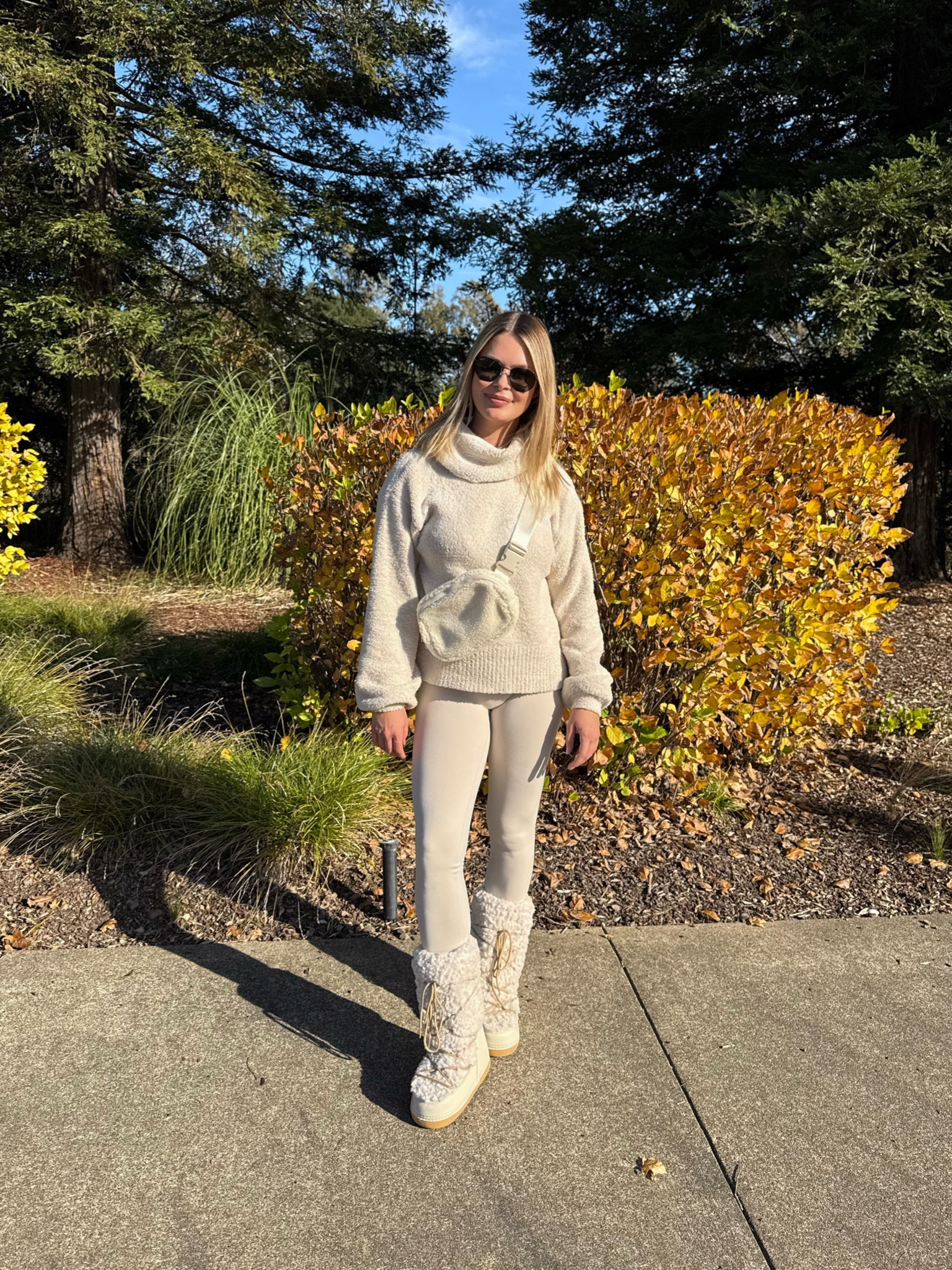 Monochromatic fit 🫶🏼
❄️ Fanny pack from just fab 
❄️ Moon boots from Shoe Dazzle

Listed similar items below

#LTKFindsUnder100 #LTKStyleTip #LTKSeasonal