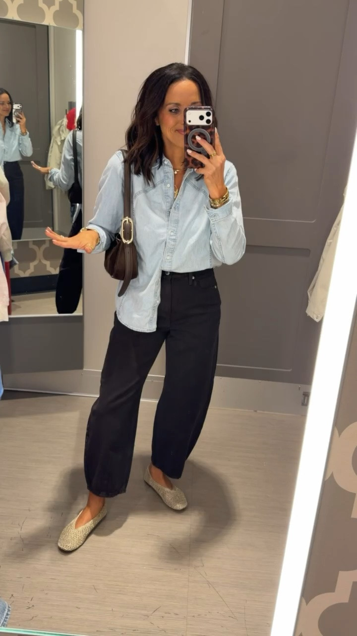 these chocolate brown barrel jeans & denim 👏🏻 such a good Target find! the perfect fall looks!

@Target 
size small/2

#TargetFinds #TargetFashion #TargetStyle #TargetJeans #BarrelJeans #FallFashion #FallStyle #FallOutfits #AffordableFashion #LTKCreator #LTKFashion

#LTKootd #LTKPetite #LTKootd