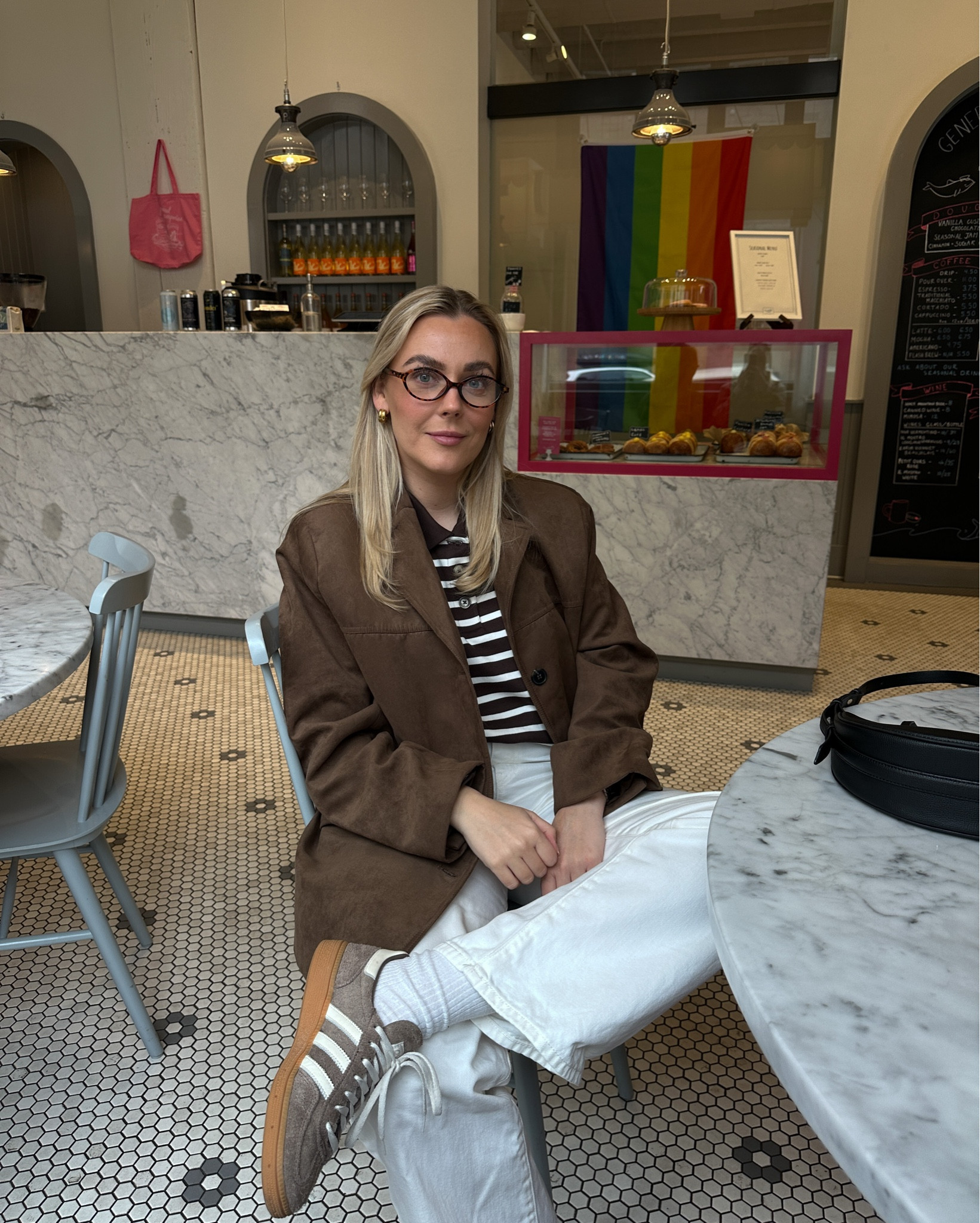 In love with everything brown at the moment 🤎 

#hm #hmoutfit #adidas #adidasspezial #whitedenim #suede #suedejacket #bluelightglasses 

#LTKFindsUnder100 #LTKSeasonal #LTKStyleTip