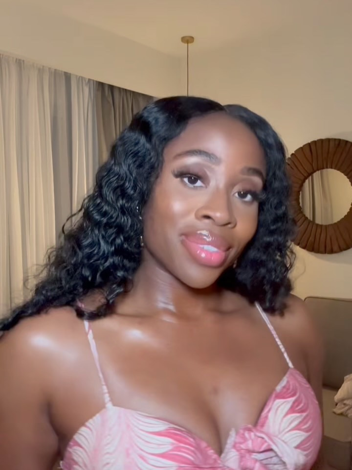 For this dont overthink the brands
Support yoir skin and body in recycled  dry air. 

Simple things like hydration, barrier support, circulation, and comfort go a long way.

And remember: you don’t need all of this. If it feels excessive, pick two to three and call it a win

Disclaimer: attempt only if your kids are occupied… results may vary 😂
 

#dallascontentcreator 
#friscomoms 
#Travelglow
#travelskincare 
What’s the one thing you actually carry on a flight?