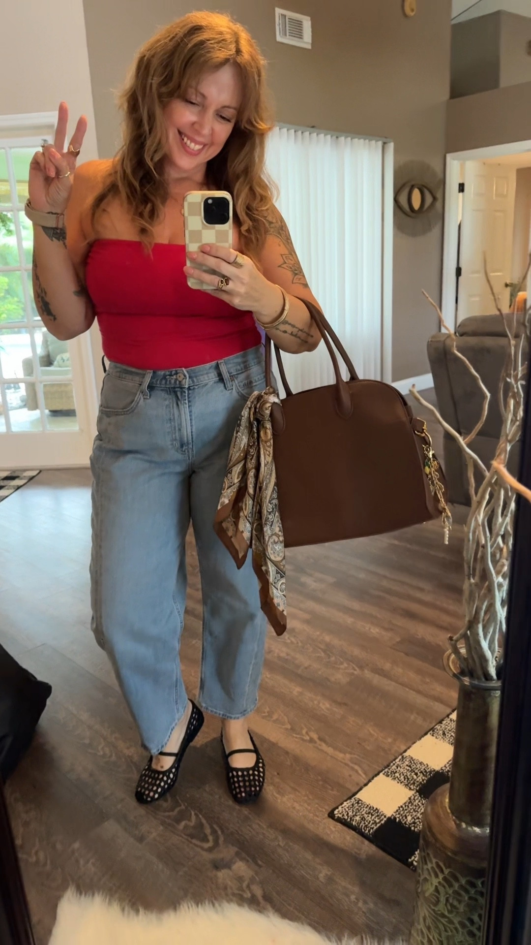 Yup I ended up getting two more pairs of these barrel jeans from Old Navy 😂🙌🏻✨ #fashionover40 #casualoutfitsdaily #floridaoutfits #barreljeans #oldnavyjeans 