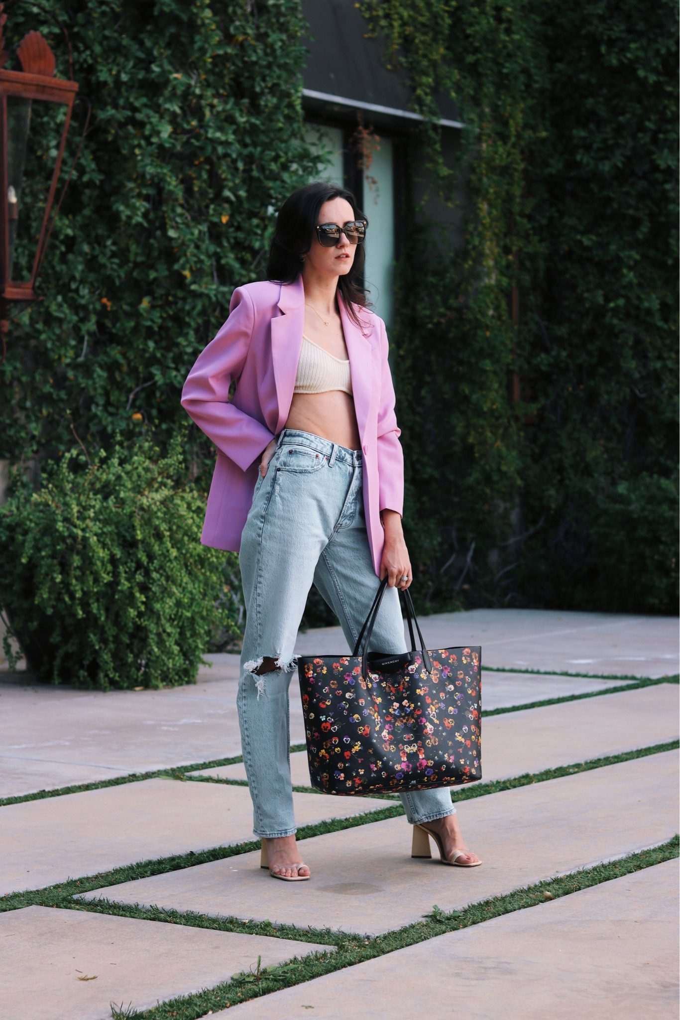 big blazer energy 🫶🏻 the oversized blazer trend is going to dominate 2023, especially styles in fun vibrant colors! I’m wearing an XS in this one. 24 in the jeans  

#LTKstyletip #LTKitbag #LTKFind