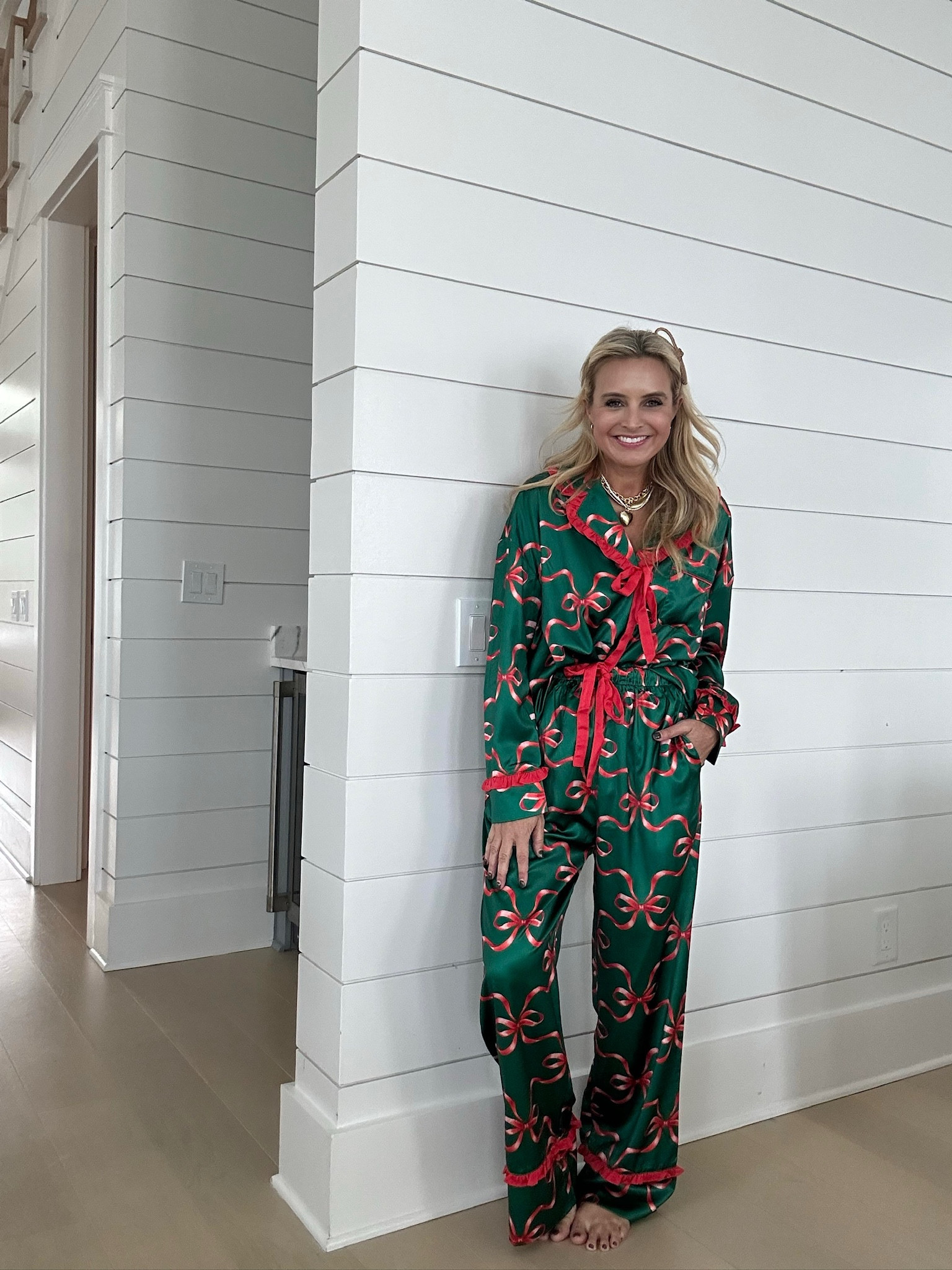 This is the cutest pair of holiday pajamas I'm loving them. I'm wearing a size small and feel like they are just perfection for the holidays. You can use code fancy15 for 15% off.


#LTKSeasonal #LTKFindsUnder100 #LTKStyleTip