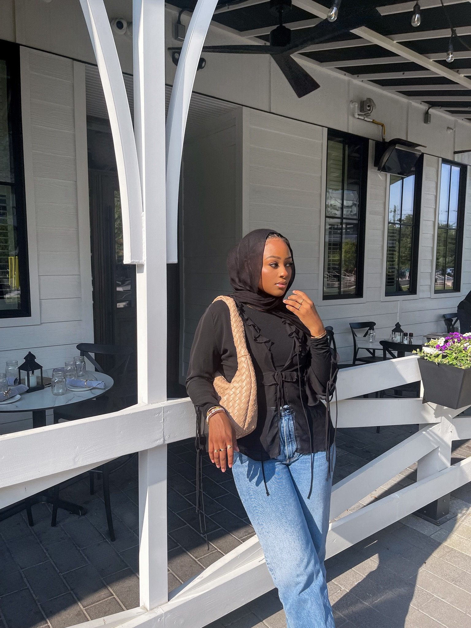 Grabbing a quick lunch fit🥰 grabbed this bag in target recently and it’s literally perfect!

#LTKFindsUnder100 #LTKStyleTip #LTKBeauty