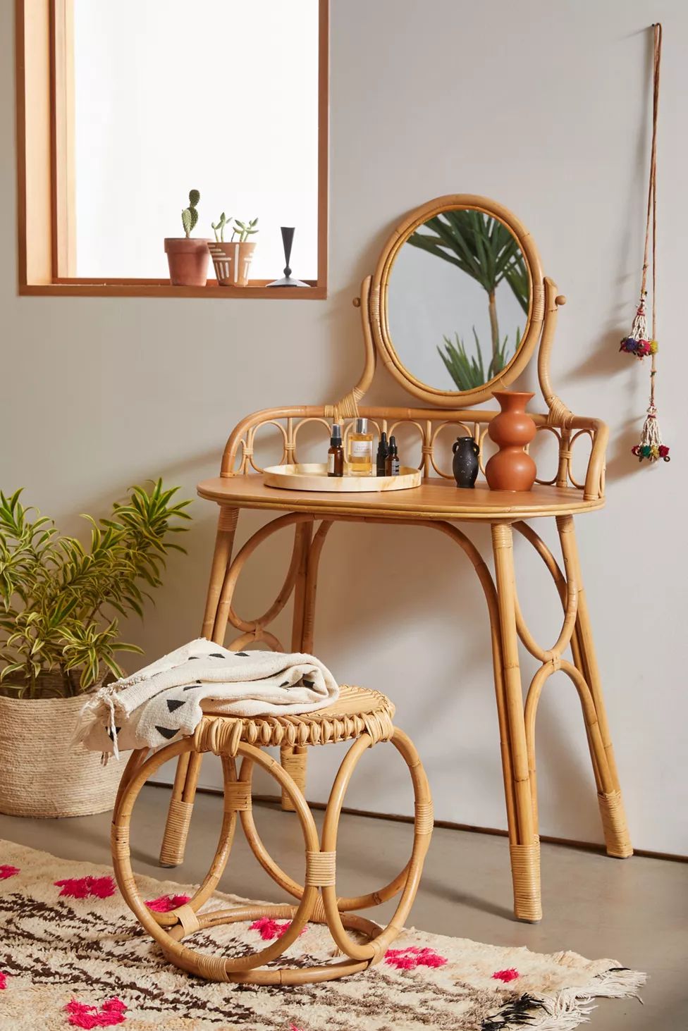 Caroline Rattan Vanity | Urban Outfitters (US and RoW)