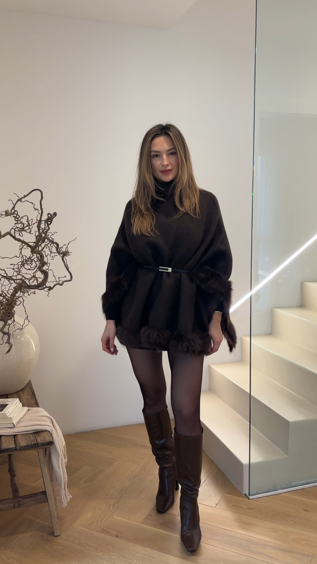 Poncho: Zara 2893/170
Boots: Zara 2002/710

#LTKWorkwear #LTKootd #LTKgrwm