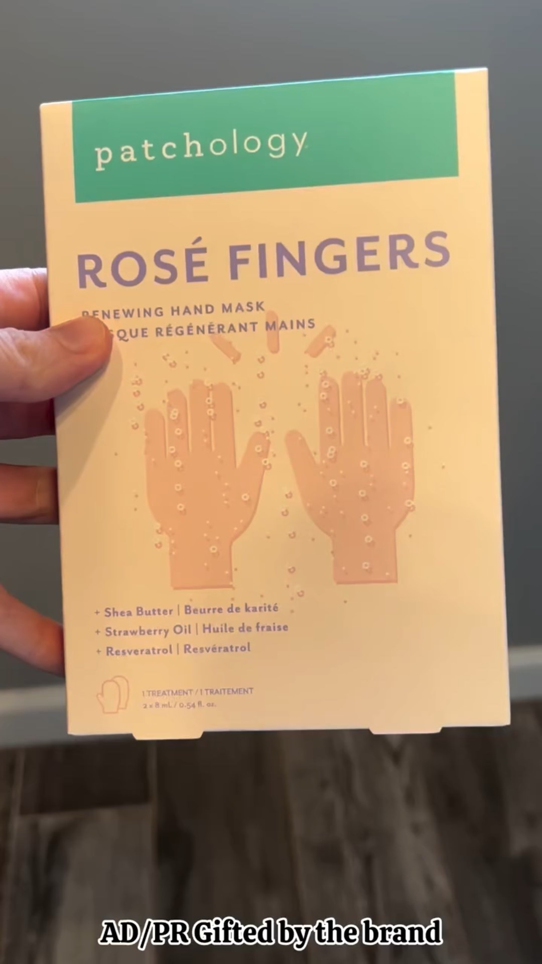 AD/PR @patchology gifted this product to me 

The rosé fingers hand masks are not for me. The metallic masks mean that I can’t use my fucking phone’s fucking touchscreen, which is fucking annoying. 

The post-use moisture effect is nice, but I’d rather just use a thick hand cream overnight. 

I love the foot masks, but I’d pass on these fucking hand masks for something that I can use a fucking touchscreen.