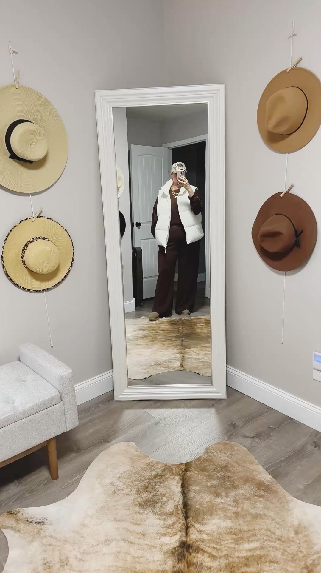 Plus size matching set with puffer vest and Ugg Ultra Mini boots. 

Plus size outfit 
Plus size casual outfit 
Plus size activewear 
Plus size athleisure 
Comfy outfit 
Size 18
Size 20 

#LTKSeasonal #LTKActive #LTKPlusSize