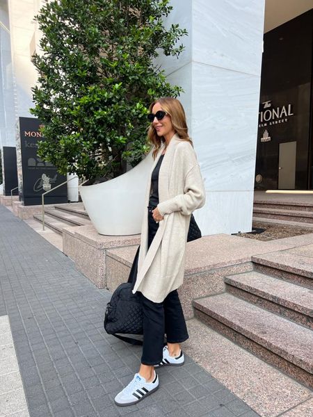Travel outfit, long cardigan, coatigan, mules, fall style 