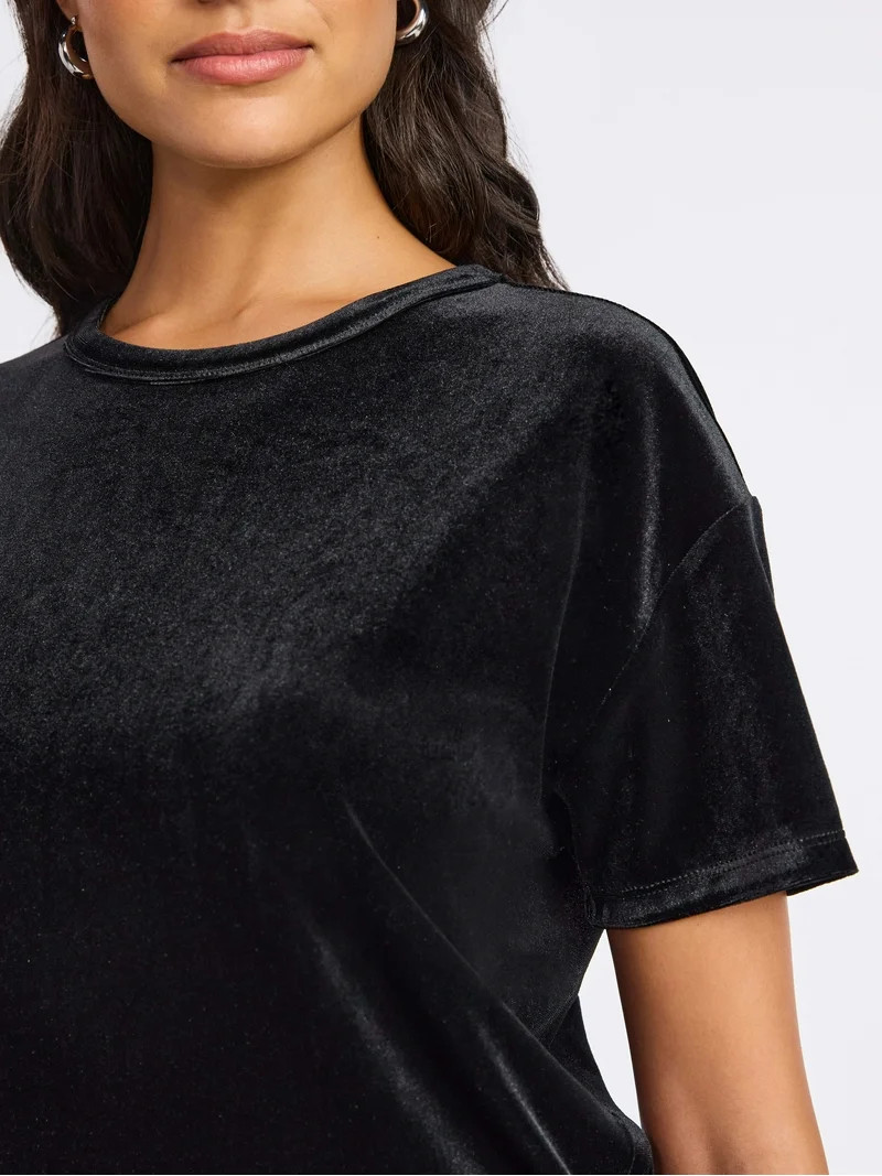 Sofia by Sofia Vergara Women's and Women's Plus Size Boyfriend Velvet Tee, Sizes XS-4X | Walmart (US)