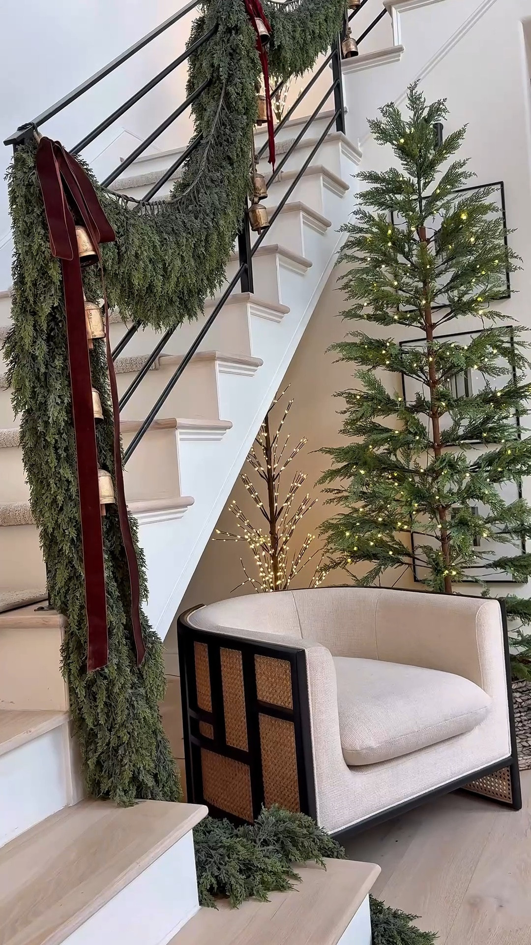 Love this Christmas tree so much! It’s so beautiful you could style it without ornaments and it would still steal the show. 🎄 Available in two sizes — perfect for any space! #AmazonFinds #ChristmasDecor #HolidayHome #AmazonHome #ChristmasTree