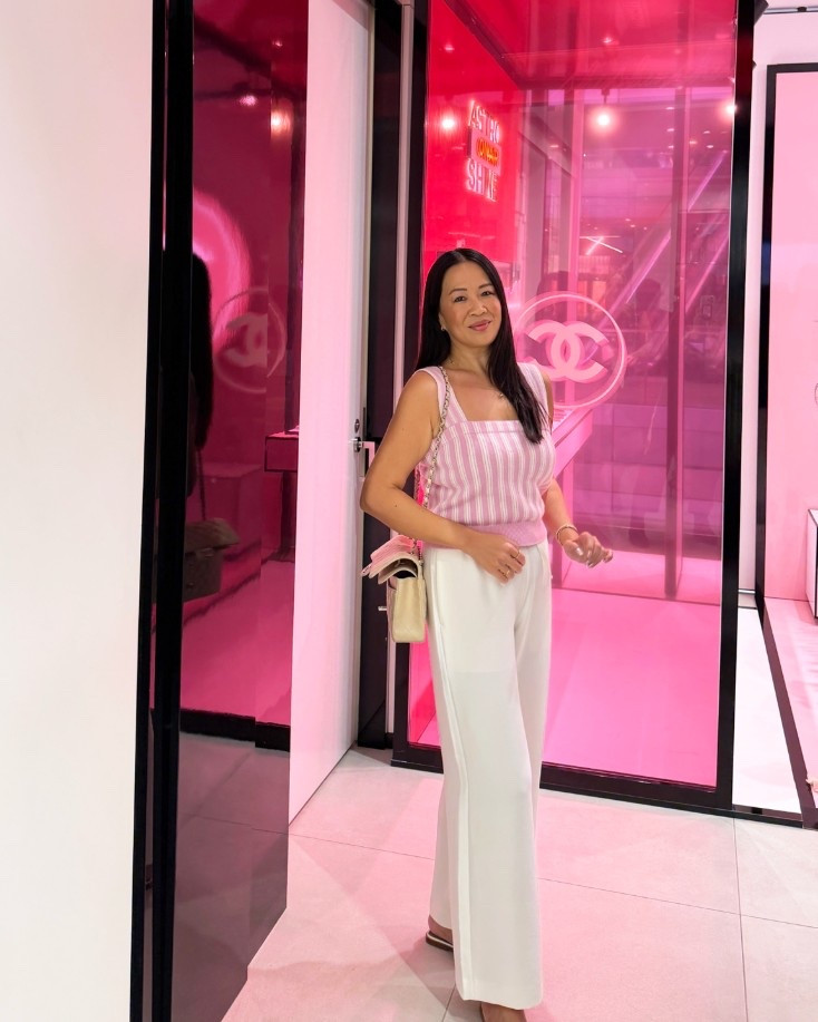 Chanel knit tank (old season)
Aritzia Lodge Pants Crepette XS (short length) no hemming required for 5’3”