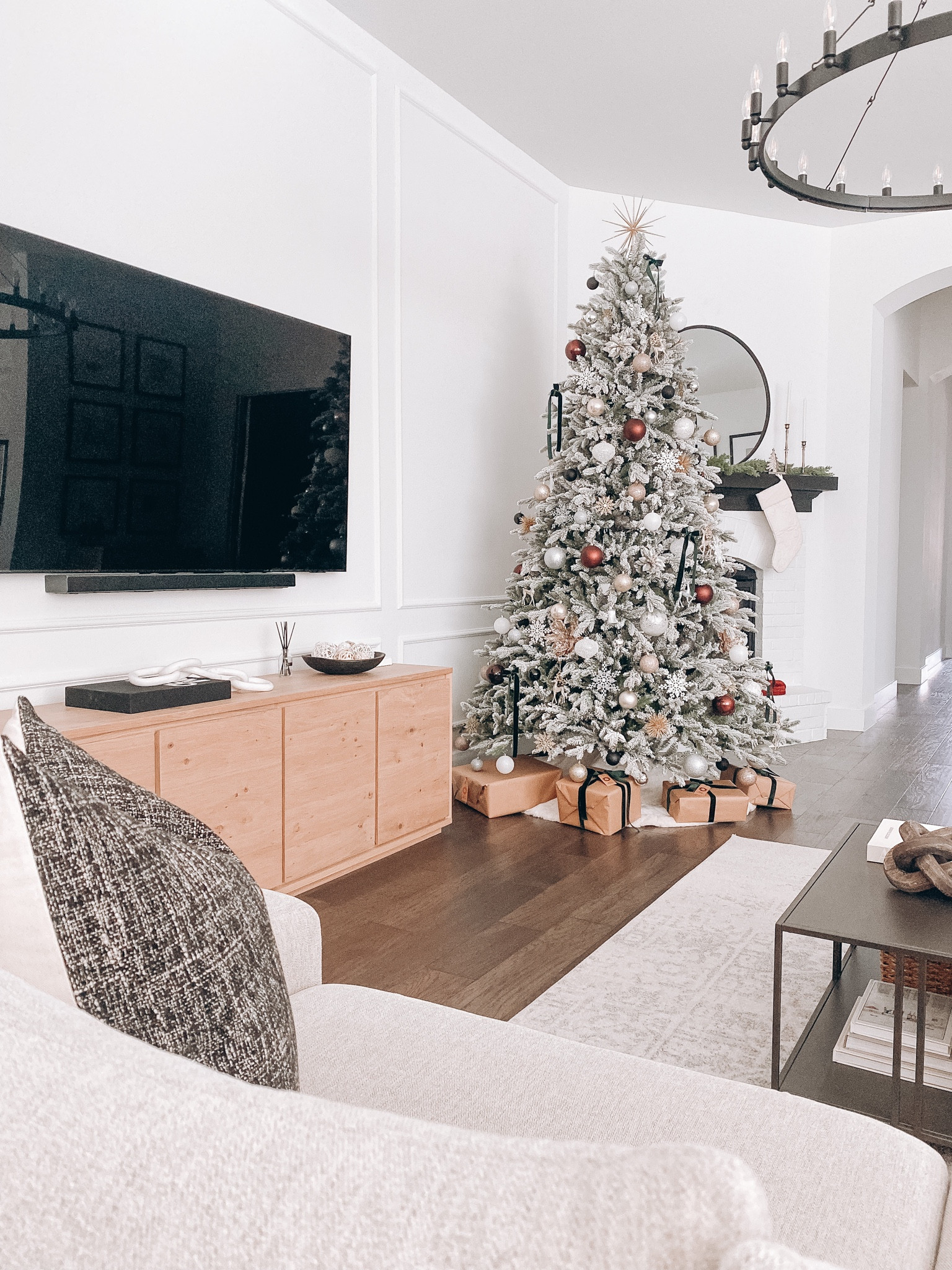 Happy Holidays! 🎄

#LTKHoliday #LTKSeasonal #LTKhome