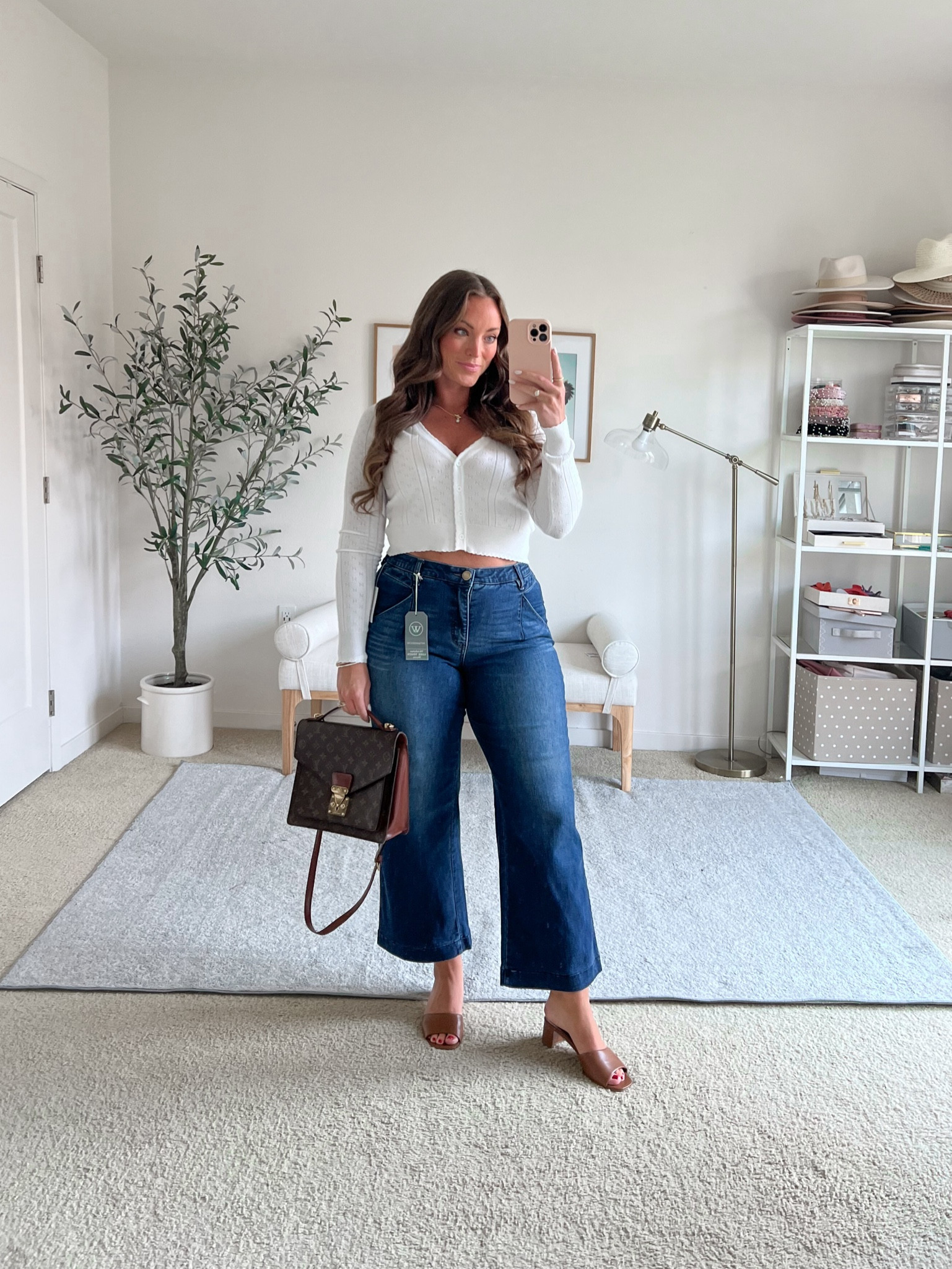 Affordable denim in the Nordstrom Anniversary Sale ❤️ these are under $60, super comfortable, super flattering, waistband has elastic stretch and- lays so flat to your waist! Wearing a size 6,
I’m 5’5"

Top size medium, fits true to size. 

#LTKMidsize #LTKFindsUnder100 #LTKxNSale