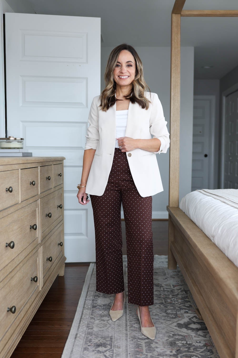 Three neutral outfits for work for petites! 

Pants (Ann Taylor): petite 00 - true to soze 10.5” rise | 25” inseam  
Blazer (Ann Taylor): petite 00 - true to size 
Top (Ann Taylor): petite xxs 
Shoes (Sam Edelman): true to size 

My measurements for reference: I’m 4’10” and 105lbs. My bust, waist, and hip measurement is 32”, 24”, and 36”.