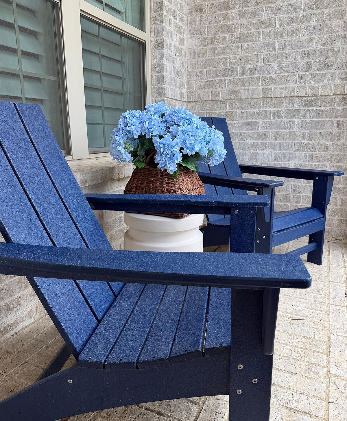 I love these pops of blue on our front porch! 💙 I grabbed the chairs & flowers from Amazon and I am really impressed with the quality! 

Amazon Finds
Porch Chairs
Spring Florals 

 

#LTKHome #LTKSeasonal