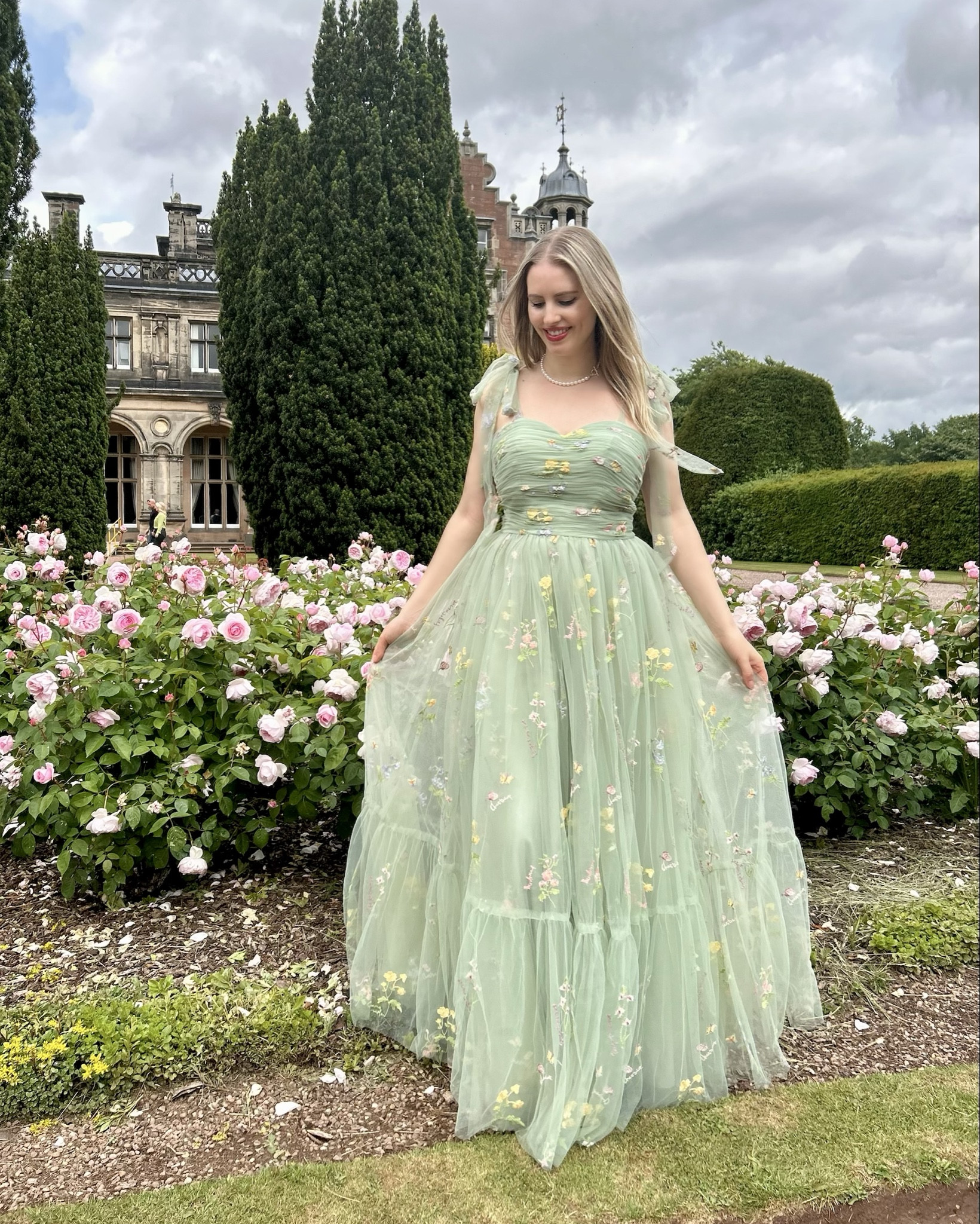 𝒯𝒽𝑒 𝓇𝑜𝓈𝑒 𝑔𝒶𝓇𝒹𝑒𝓃 🌹

Dress by JJs House AD Discount code loretta0525 for 10% off ✨

I’m wearing: Ball-Gown/Princess Sweetheart Floor-Length Tulle Lace Prom Dresses With Bow Pleated (310551)

🏷️ 
#jjshouse #occasiondresses #wedding #bridesmaid #fashionblogger #fashionstyle #styleinspiration #outfitinspo #outfitinspiration #spring #summer #springdresses #summerdresses #springfashion #summerfashion #vintage #vintagefashion #vintagestyle #vintageaesthetic #vintageoutfit #parisian #parisienne #parisianstyle #retro #retrodress #retrofashion #nature #roses #flowers #自然 #时尚 

#LTKstyletip #LTKdresses #LTKsummer