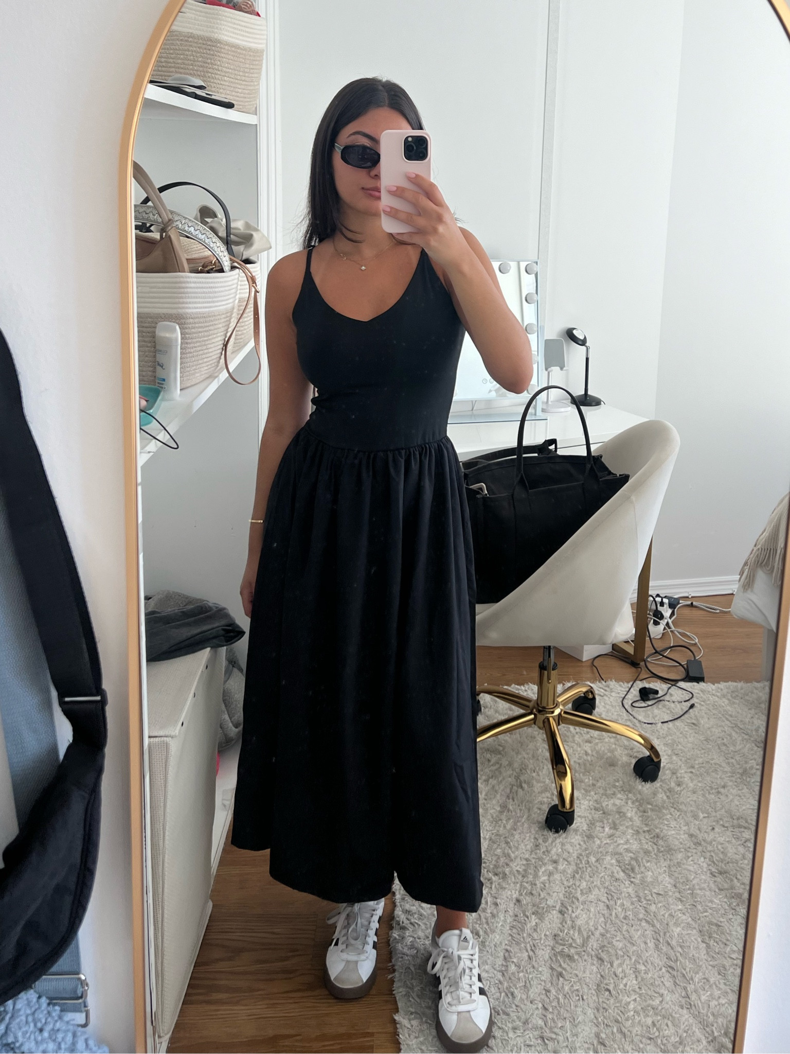 Drop waist amazon dress 🖤
Size: small 