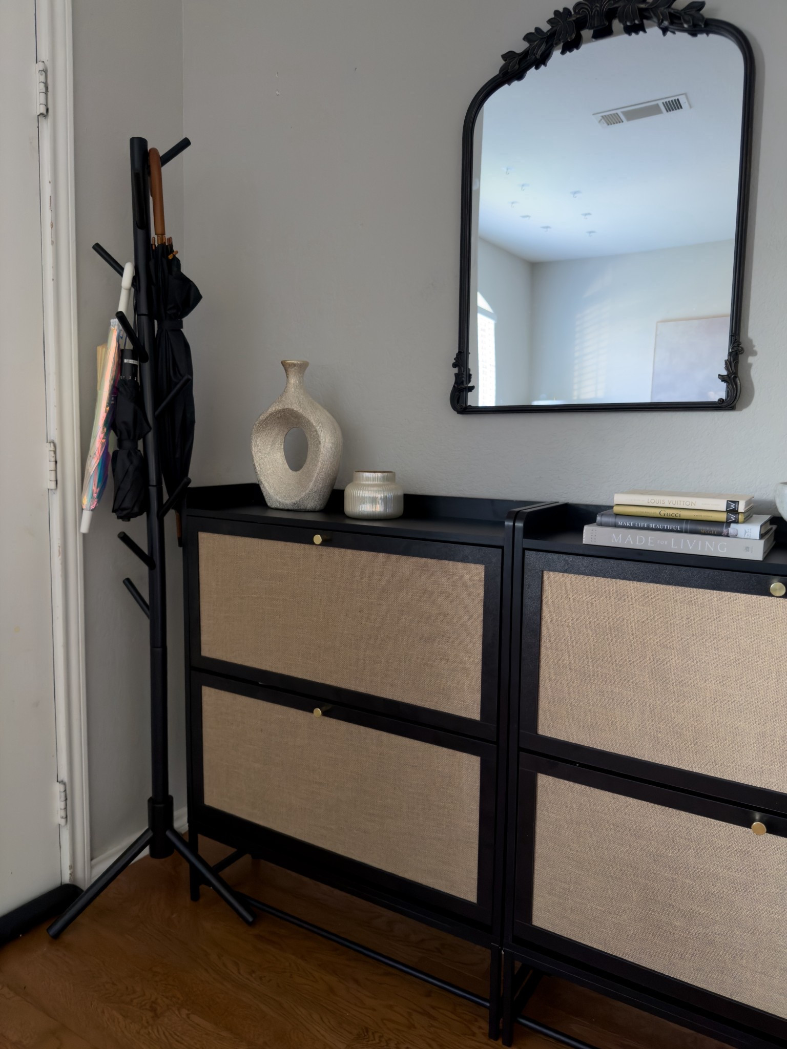 #ad I’m back from vacation, and the first thing I wanted to refresh was the front walk in area of the house. So of course I went straight to @Wayfair 🙌🏽✨
#wayfairpartner #wayfair #wayfairpicks #liketkit 

#LTKHome #LTKMothersDay #LTKmomlife