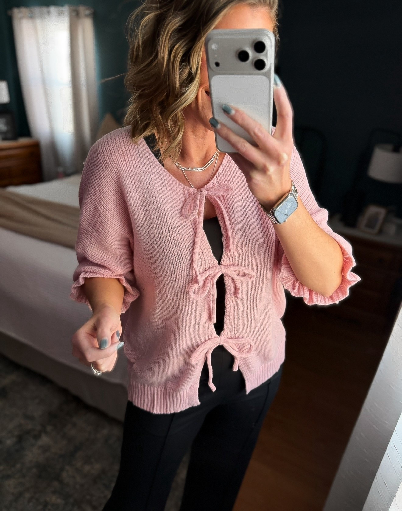 Darling pink sweater perfect for February and Spring 💕
Wearing small (runs big)