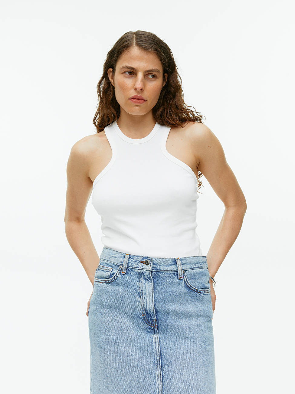 Geripptes Top mit Racer-Ausschnitt | ARKET (EU)