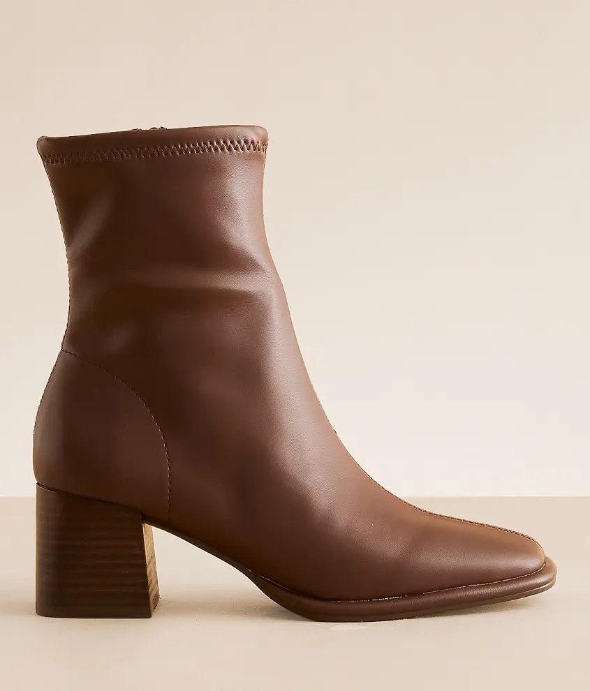 Pammy Ankle Boot | Buckle