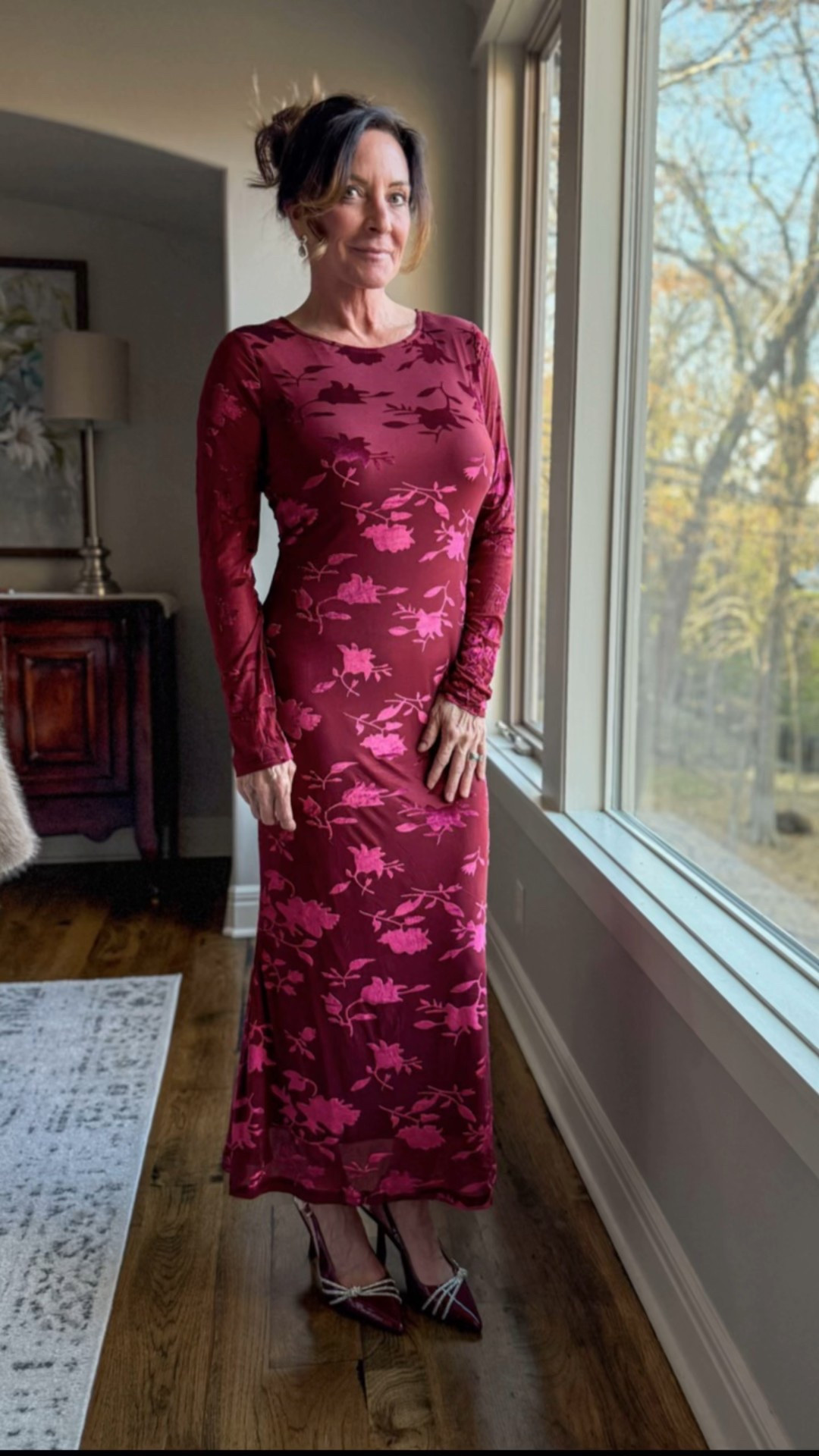 Holiday-ready in this stunning floral midi. ❤️
This berry-toned dress is sleek, stretchy, and insanely flattering—perfect for winter events, date nights, or any dressy holiday moment.

• Soft, comfortable fabric
• Beautiful tonal floral pattern
• Elegant long sleeves + midi length
• Fits like a dream and moves with you

#HolidayDress #WinterFashion #LTKStyle #AmazonFashion #Over40Style

#LTKHoliday #LTKSeasonal #LTKWedding