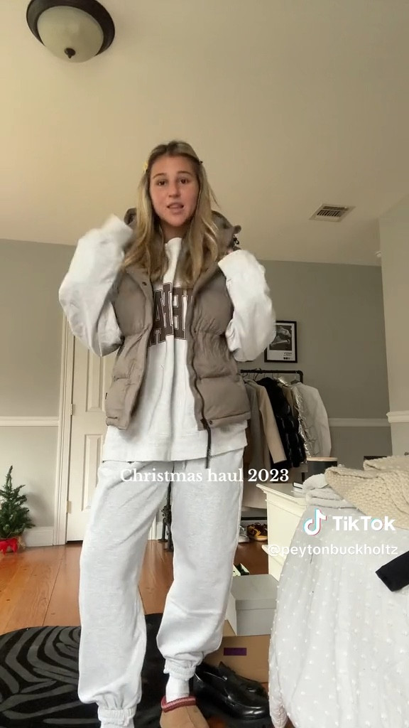 Christmas Haul 
Skims bodysuit & top S
Aritzia vest & leggings M
Alo top M
Bar sweatpants M sweatshirt XL

#LTKHoliday 

#LTKVideo #LTKGiftGuide