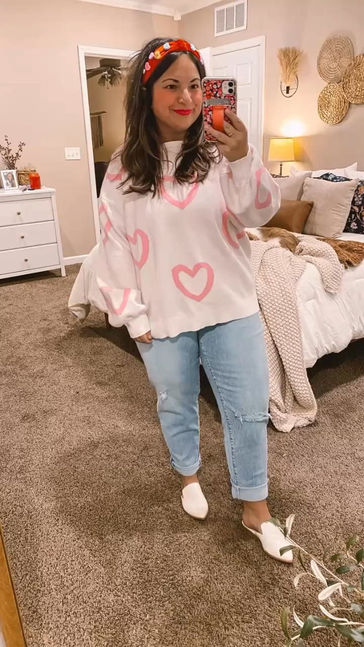 Celebrating Valentine’s Day in style with comfy + cute outfits that don't break the bank! 💕

mules: fit true to size // wearing a 5
jeans: fit true to size // wearing a 14
sweater: fits true to size // wearing a large 

 

#LTKWatchNow #LTKSeasonal #LTKStyleTip