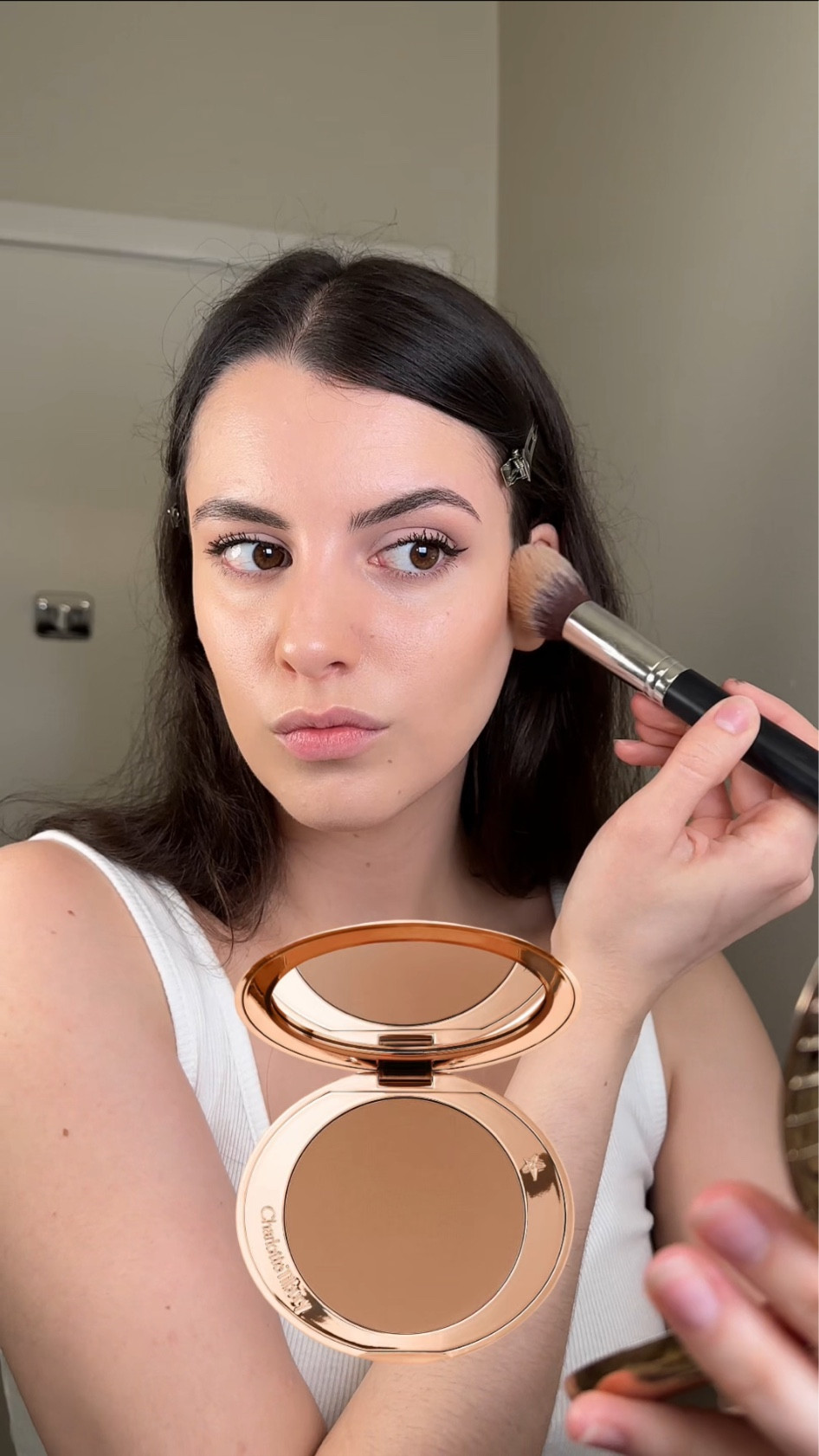 Perfect bronzer/powder brush for small faces!! 