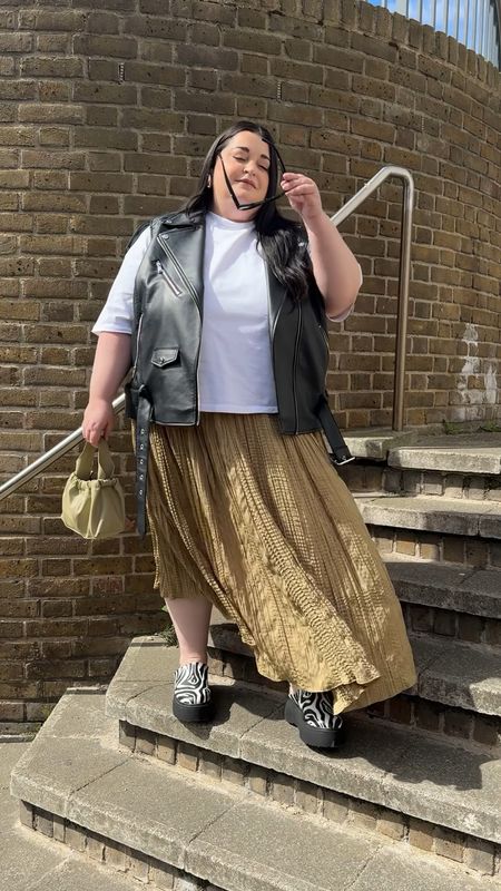Plus Size Spring outfit inspiration. Styling up this skirt which is new in and will definitely sell out. 

Plus Size / Outfit Inspiration / New In / Marks and Spencer / Summer Outfits / Holiday Outfitts

#LTKSeasonal #LTKplussize #LTKeurope