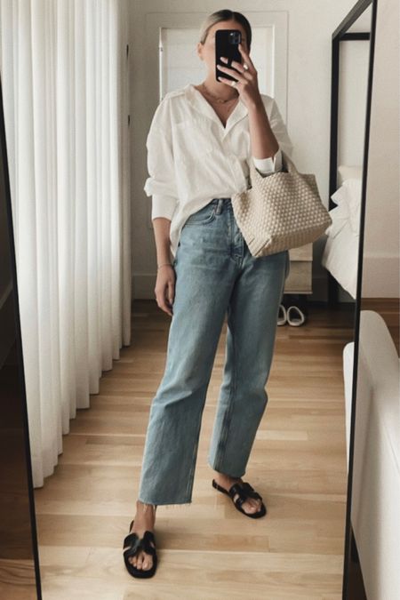 Easy casual outfit: White button down / mom jeans / oran sandals / woven bag 