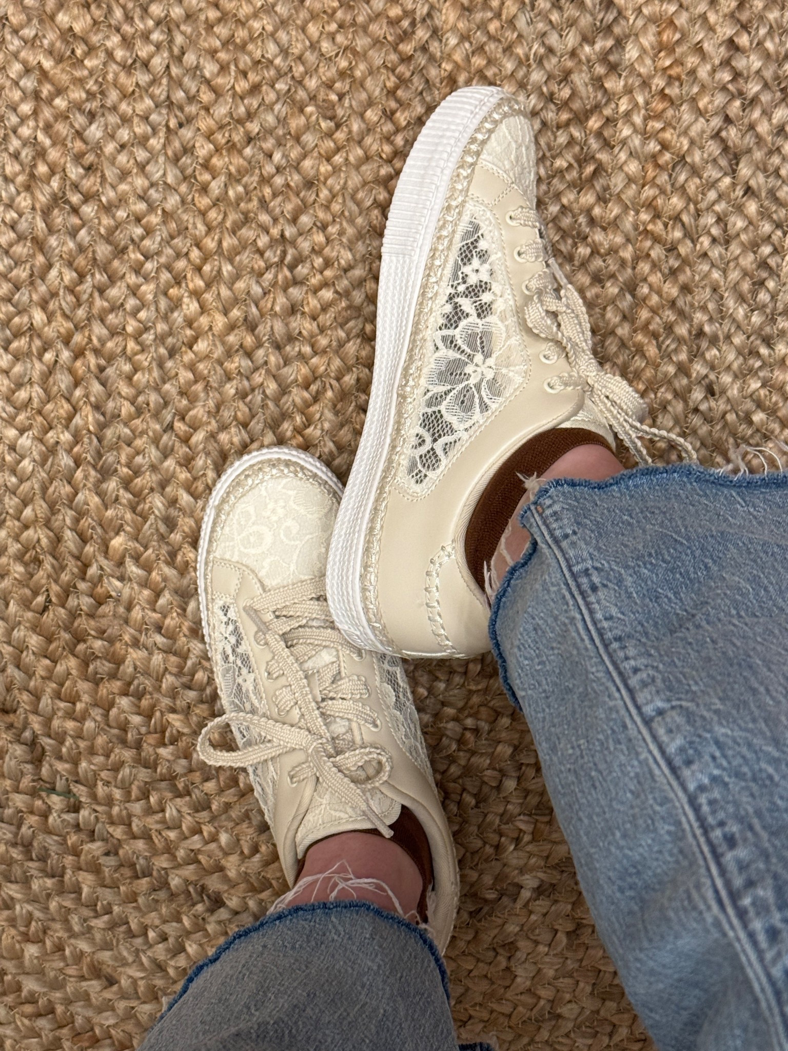 Adorable ivory, lace detailing sneakers! #hocnaturalromantic #hocautumn