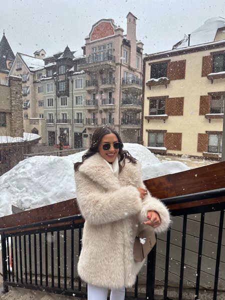 Vail, Colorado outfit, winter white outfit 