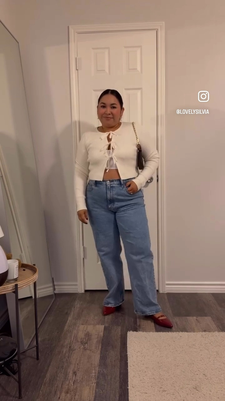 Midsize fall outfit idea 🤎✨

fall outfit idea, midsize fashion, red flats, burgundy flats, ties cardigan, fall fashion, fall trends, Abercrombie jeans, cream cardigan

#LTKMidsize #LTKStyleTip #LTKFindsUnder100