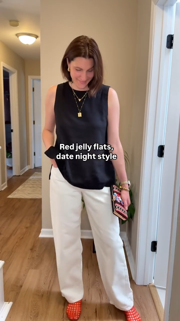 Another day, another outfit with my new favorite flats but styled for date night 😍

And kudos to @ashleyprovost for giving me the inspo to find some ways to style these a few weeks back and not return them since they were sitting for a solid 2 weeks prior! 

#casualchicstyle #momstyles #weekendstyles #tallgirlstyle #affordableclothing #chiconabudget #sahmstyle #everydaystyles #over30style #momoutfit #redflats #datenightstyle

#LTKMidsize #LTKFindsUnder100 #LTKStyleTip