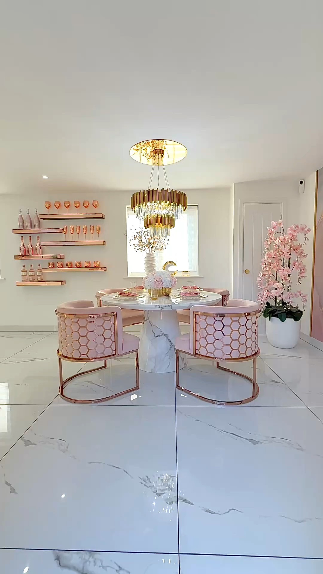 Kitchen diner in white and blush pink 🤍🌸