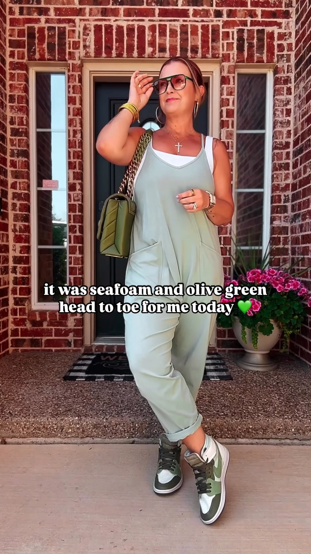 I love a good monochrome moment 💚 this comfy Amazon jumpsuit is under $30! 

#LTKOver40 #LTKShoeCrush #LTKFindsUnder50