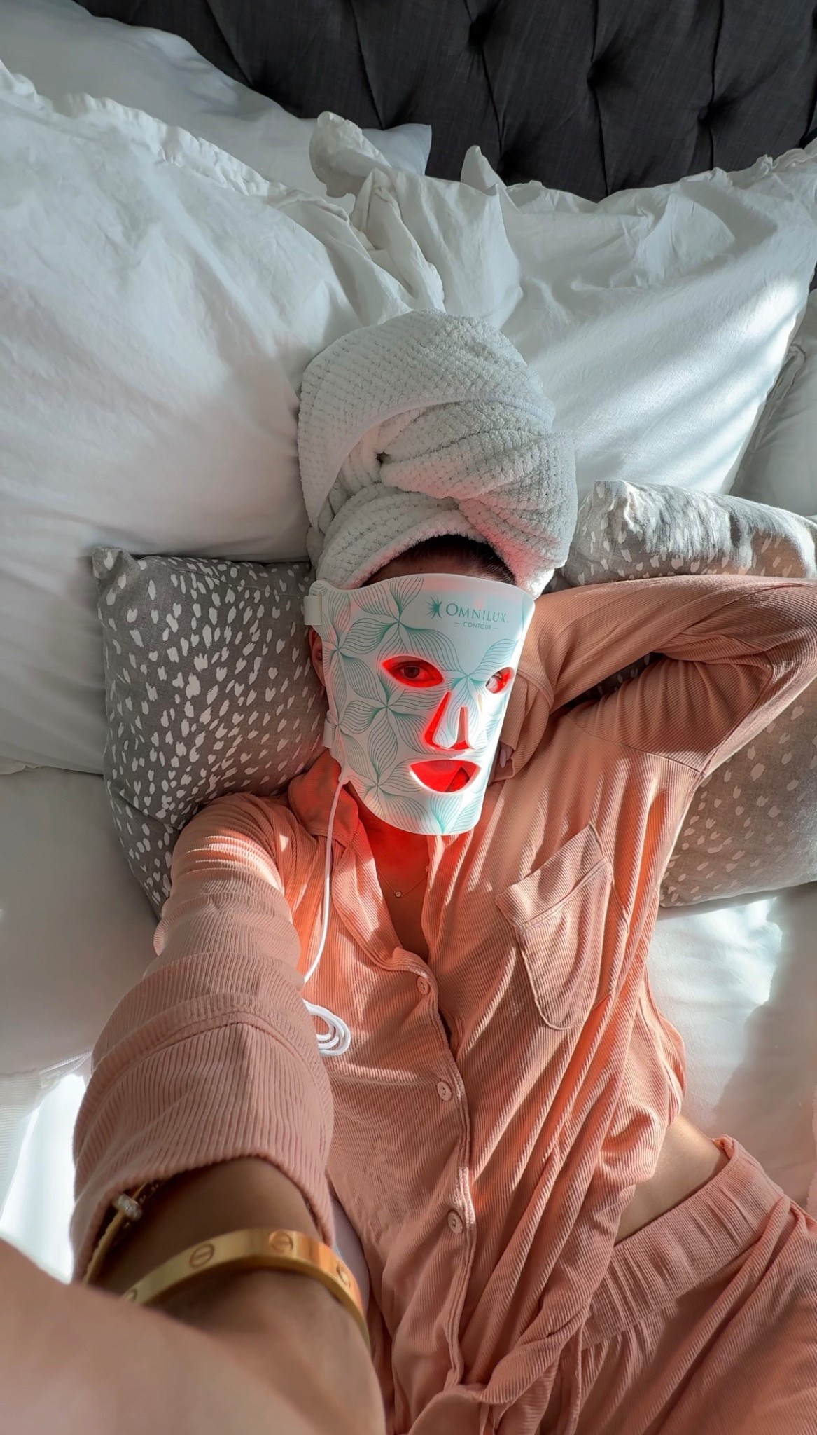 Everything shower followed by my fav red light mask ✨❤️

#LTKselfcare #LTKdayinmylife #LTKgrwm