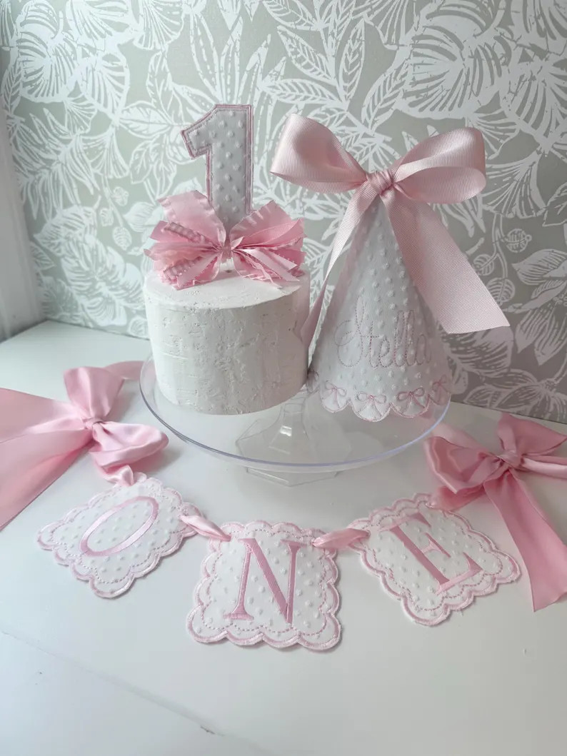 First Birthday Scalloped Bow Hat and One Banner Set/ 1st Birthday Hat/ Pink Bows First Birthday T... | Etsy (US)