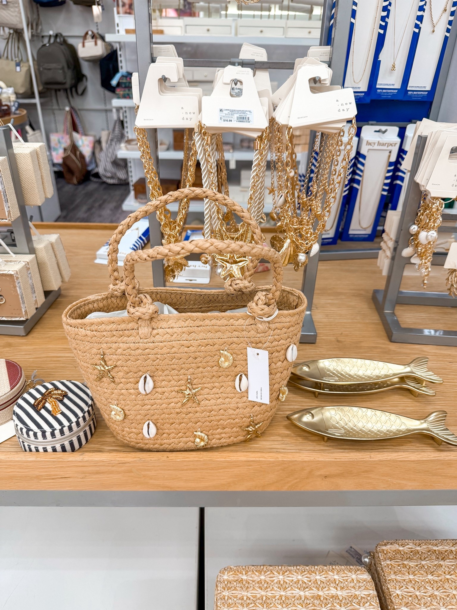 New straw tote bshe'll