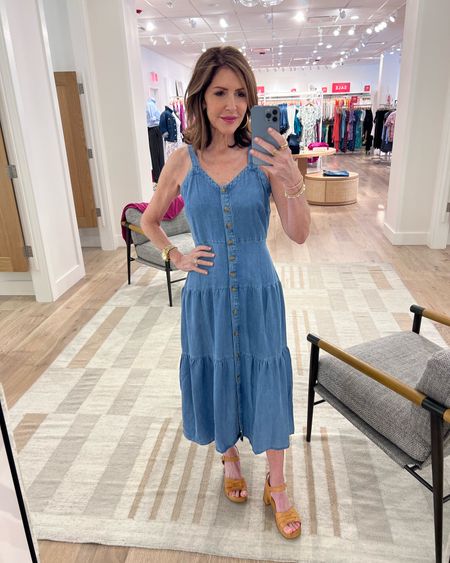 Sharing this adorable chambray sundress that is on sale today. Perfect for spring and summer. Added these leather and wooden heeled sandals. 

Denim sundress, loft sundress, loft new arrivals, chambray dress, spring leather sandals 



#LTKstyletip #LTKsalealert #LTKshoecrush