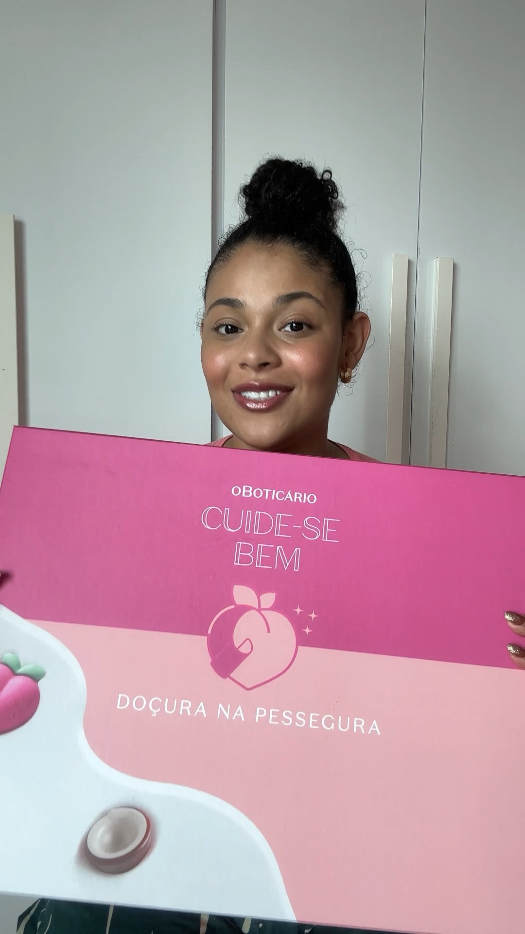 Quem se acostuma a receber um caixa desse tamanho com produtos incríveis e cheirosos? Chegou por aqui o presskit da Linha Cuide-Se Bem Doçura na Pessegura com produtos para o cuidado corporal e para o ritual de depilação, tem body splash, loção hidratante, sérum uniformizador, creme depilatório e muuuito mais! Amei receber esse produtos aqui, ansiosa para testar com vocês! 💖

#LTKbeleza #LTKbrasil